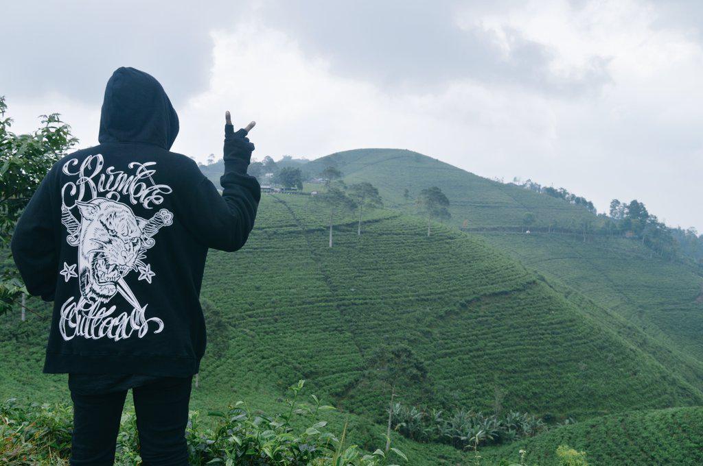 Eggarfield's tweet photo. Pucuk pucuk @xRMBLx @JRX_SID 
#loyalitasitumahal http://t.co/ydWSDB78Jd