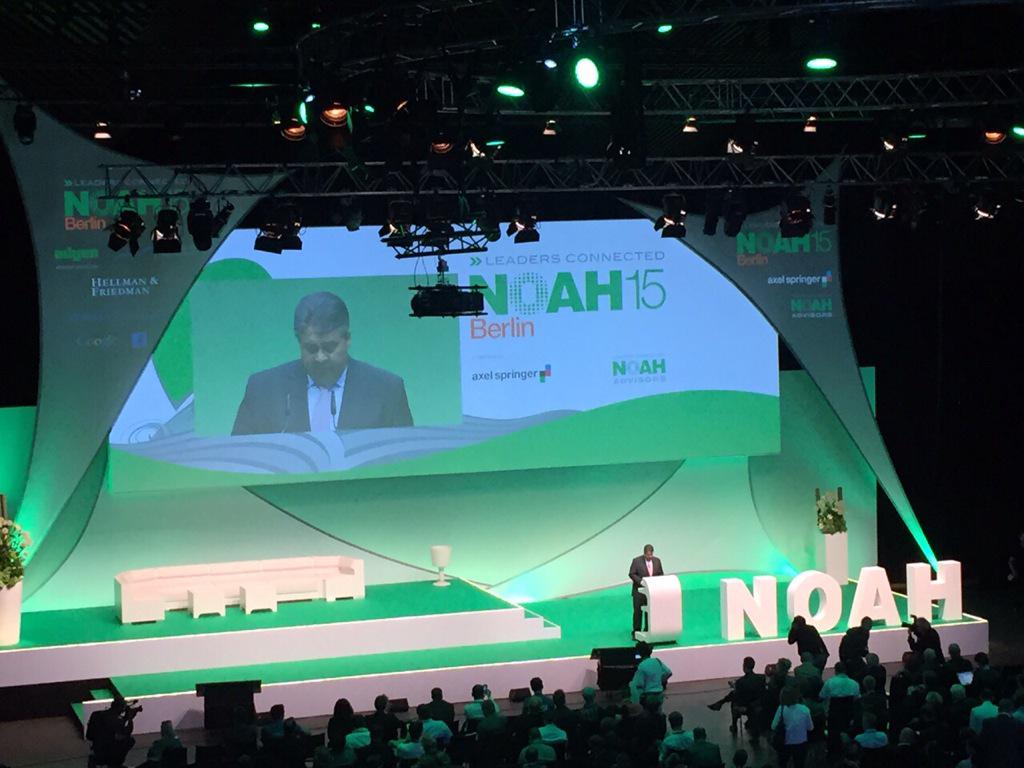phonicleapp's tweet image. Day 2 @NOAHConference @sigmargabriel spricht über Investitionen in #startups und den @dpa #mediaaccelerator #noah15