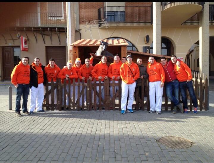 JuventudVillada's tweet photo. Buenas tardes Villadin@s. Hoy conocemos un poco más a la gran "Peña ATIKE" #RoadToSLG#9 http://t.co/l3d1UIG4nU