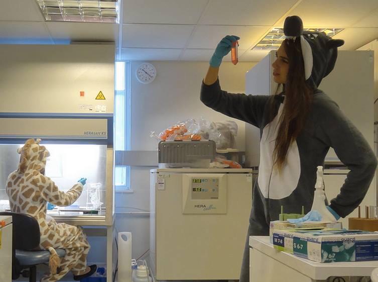 Zoé (@zoevmist) on Twitter photo Stopped crying long enough to upload this #distractinglysexy #TimHunt <a href="/VagendaMagazine/">The Vagenda Team</a> Stopped crying long enough to upload this #distractinglysexy #TimHunt <a href="/VagendaMagazine/">The Vagenda Team</a>