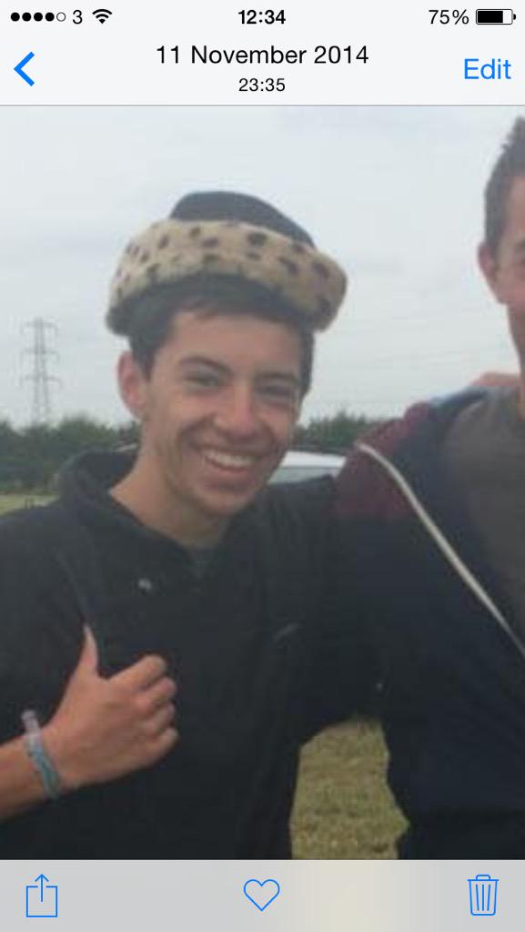 @SherburnJoe @rhysterj <a href="/CallumWatkins_/">Callum Watkins</a>  you need to be rocking that again joe