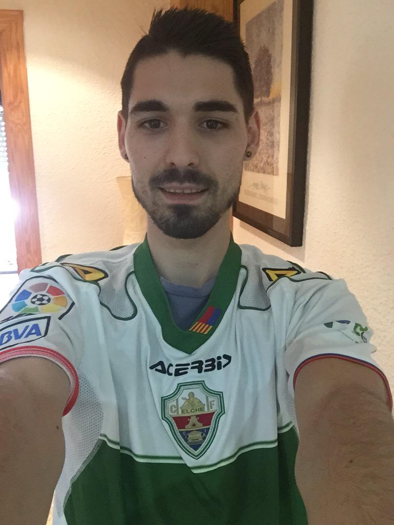 DjManuelMoreno's tweet photo. #MiercolesFranjiverde #ElPartidoDeLaAficion #YoApoyoaAlElche , hoy todos con la franjiverde puesta !! http://t.co/4Yzdl2amQT
