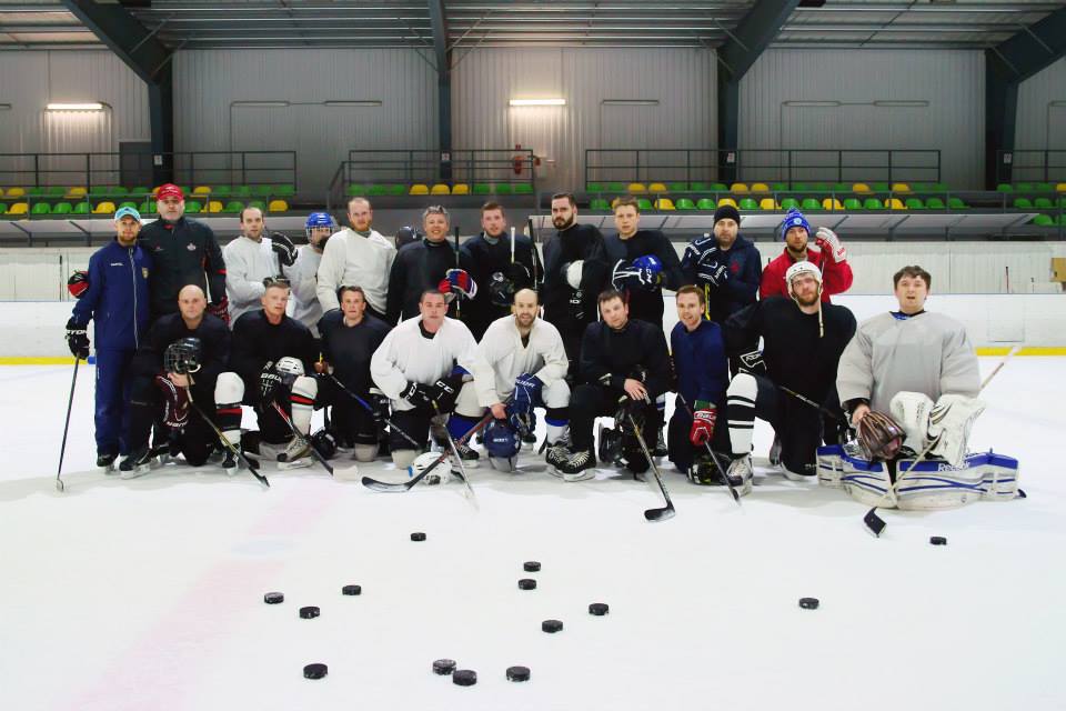 Metiens_'s tweet image. Ledus treniņš iesācējiem-amatieriem, spēlētājiem un vārtsargiem. Bildes: facebook.com/media/set/?set… @entuziasti