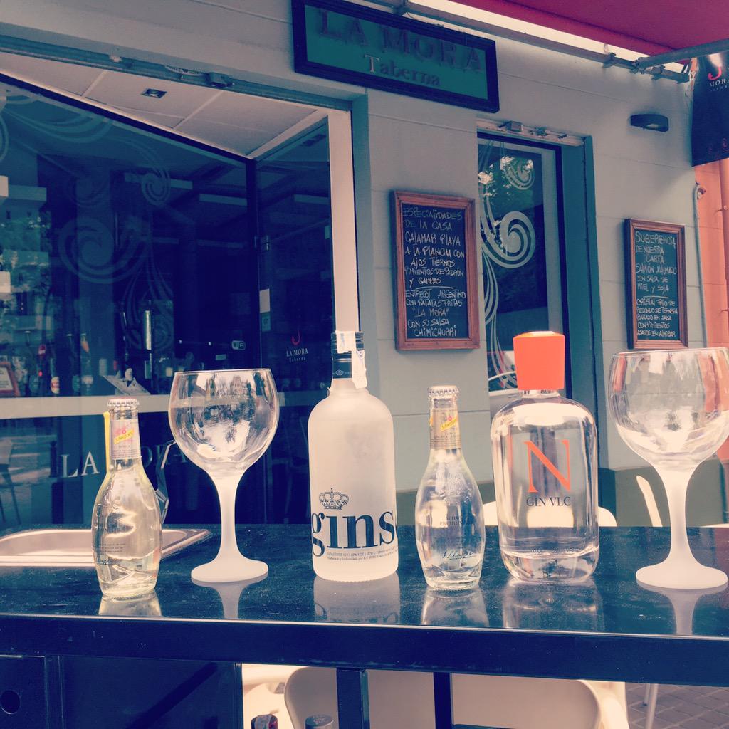 Gin de la tierra , <a href="/NGINVLC/">N GIN VLC</a> <a href="/GinselfGin/">Ginself</a> ,las podes disfrutar en el #tardeo de la Mora aprovechando el happy hour.