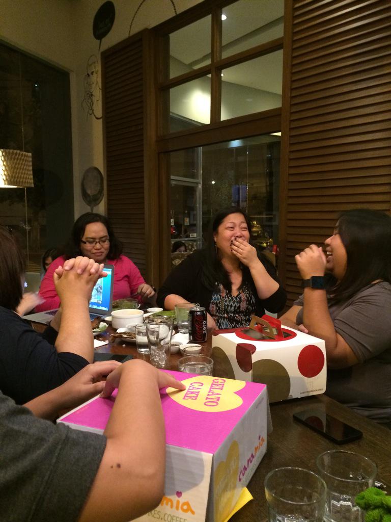 juanxi's tweet photo. So many #MissingCommune moments with my Google communities family! On to the next! Happy birthday @cellofoodiegeek π http://t.co/ZFKIMMvAys
