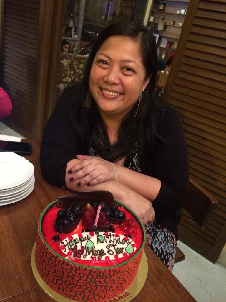 juanxi's tweet photo. So many #MissingCommune moments with my Google communities family! On to the next! Happy birthday @cellofoodiegeek π http://t.co/ZFKIMMvAys