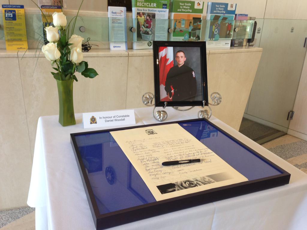 taylormadegirls's tweet photo. .@GlobalEdmonton A book of condolences has been set up at City Hall.  The public is invited to come and sign. http://t.co/CWUx3Wyykt