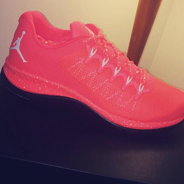 Moussd14's tweet photo. Enfin j'ai mes Flight Runner 2 🔥🏀🙏🏿 #postbadshoes #BasketBall #Jordan  #23 💪🏿 http://t.co/86b9nobAOW