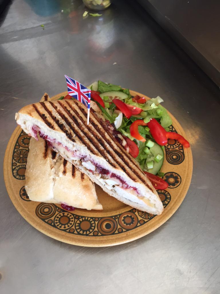 LadyScarletts3's tweet photo. Who likes the look of our lemon thyme chicken with cranberry sauce panini! #sandwich #paninie #food #isleofwight #mmm http://t.co/MA8hd6IaoD