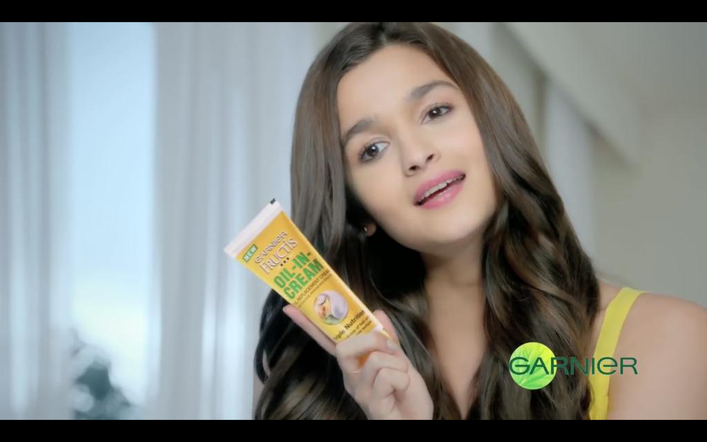 Aliaabhattcute's tweet photo. [EXCLUSIVE] Alia in her new garniar tvc with Soni maam! (Set2) @Aliaa08 @Soni_Razdan @GarnierIndia http://t.co/x3l5xk4RWy