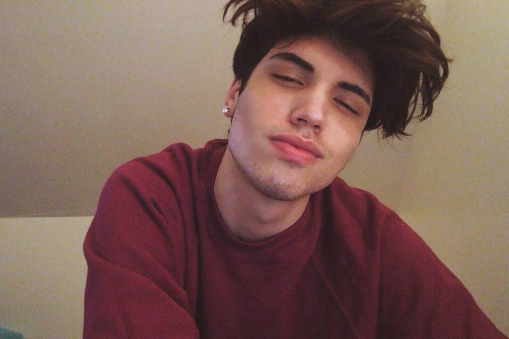 itsgregorygdrs's tweet photo. RT SE PREFERITE QUESTO BELLO
FAV SE VI PIACE IL CESSO CON IL CAPPELLINO http://t.co/ViKHVUepbo