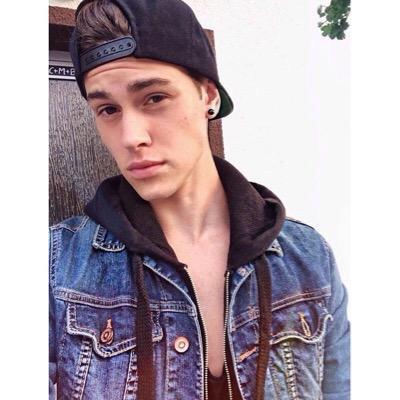 itsgregorygdrs's tweet photo. RT SE PREFERITE QUESTO BELLO
FAV SE VI PIACE IL CESSO CON IL CAPPELLINO http://t.co/ViKHVUepbo