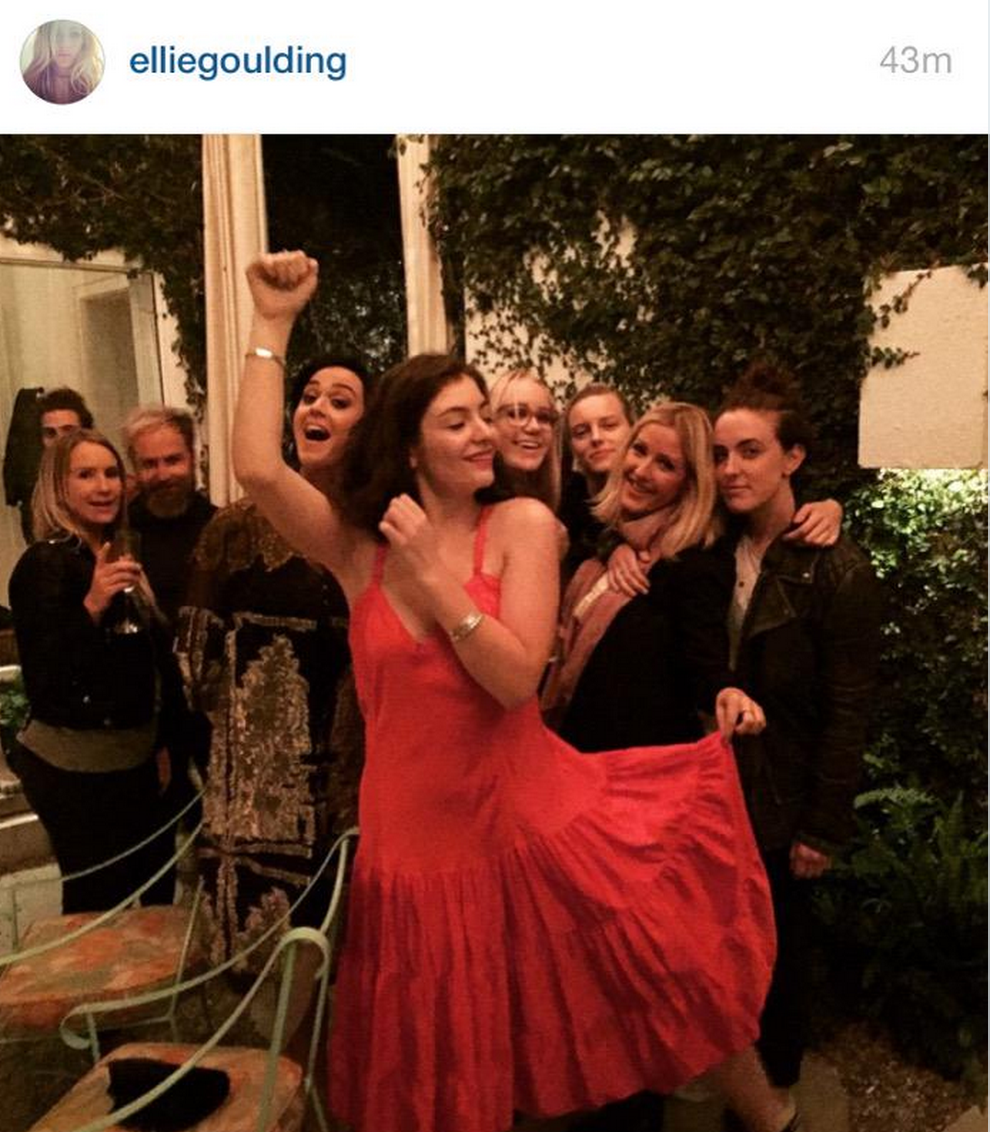 MusicSplitter's tweet photo. Ellie Goulding saying "don't really remember this but good times" before deleting the pic... http://t.co/lG5NJW4UVq http://t.co/eZQ9ciY7EF