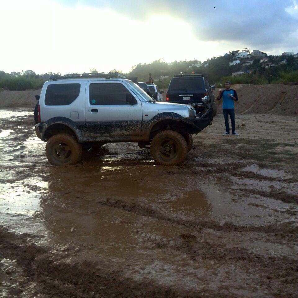 Fango_lossalias's tweet photo. Disfrutando en el #fangodromolossalias http://t.co/KMiuZmiWdi