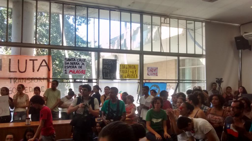 Relações Internacionais presente na reunião do #CEG. #UFRJ #sosUFRJ