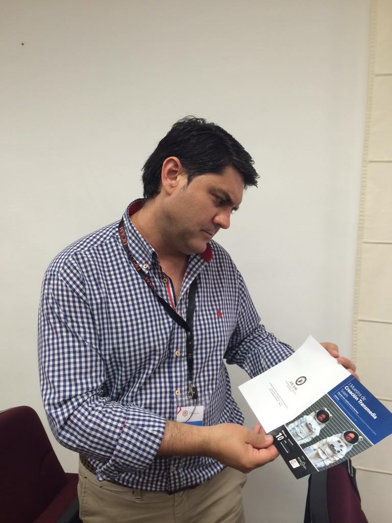 solaristrans's tweet photo. Nuestro querido periodista preparando su intervención @pedrojulioza #SolarisUCAM http://t.co/YQjhtFxyMe