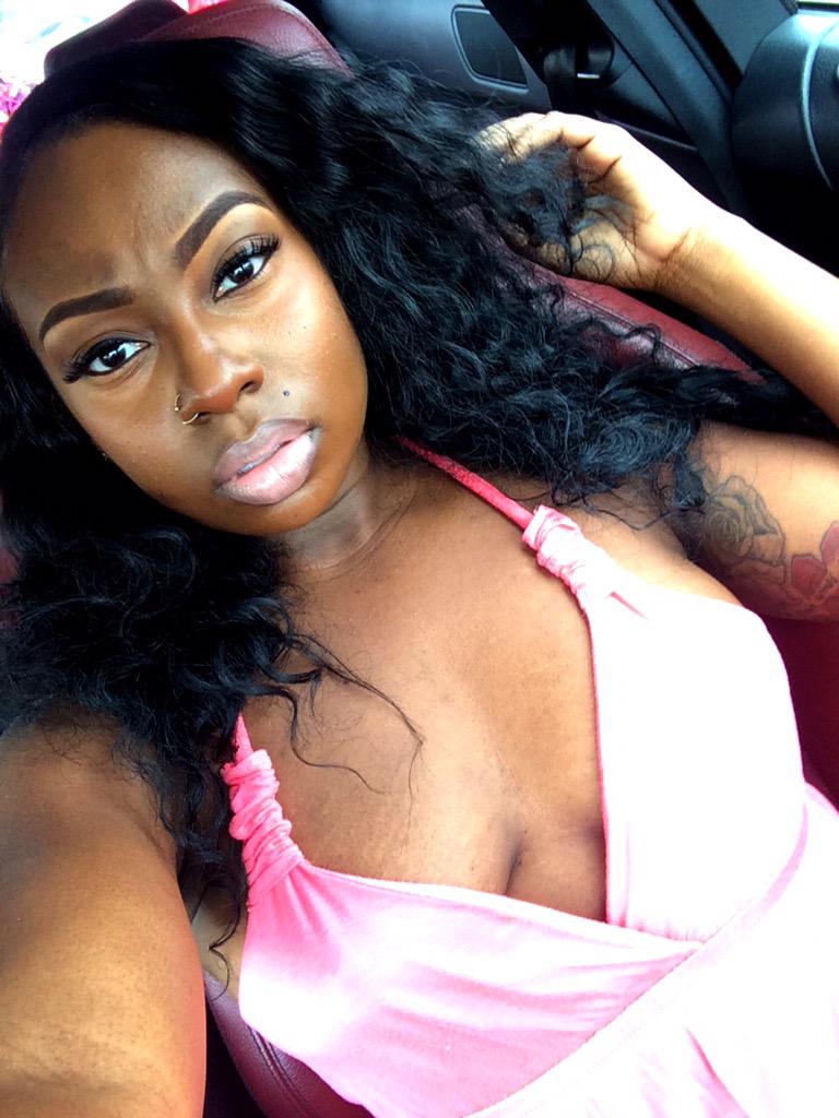 jasonstrong345's tweet photo. "@LiViBADD88: 🍇 http://t.co/nyVCFI2MWL"sexy flawless those lips what master piece..