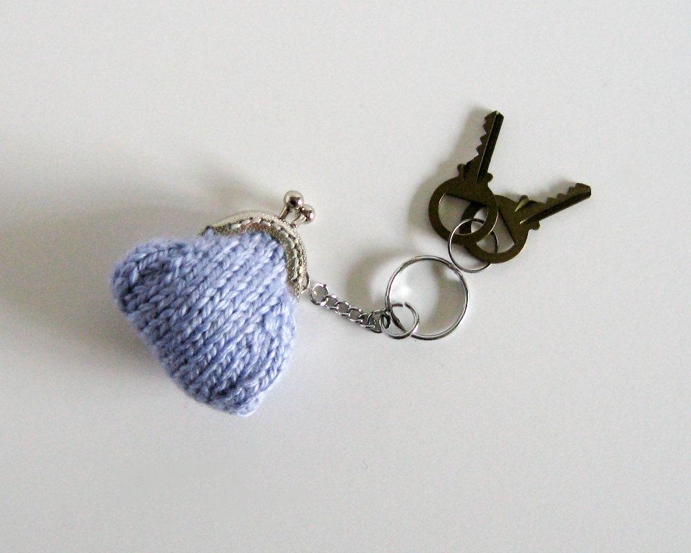 marianaypaula's tweet image. Keychain - Tiny Coin Purse Knitted in Lavender Wool etsy.me/1B2eMw5 #Etsy #CuteKeyChains