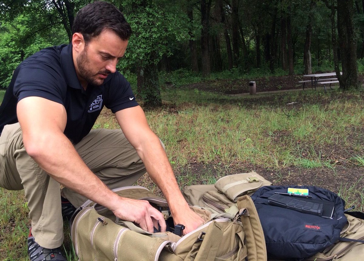 Tac7USA's tweet photo. Packing up for a training session: http://t.co/OW6bMPnzQ4