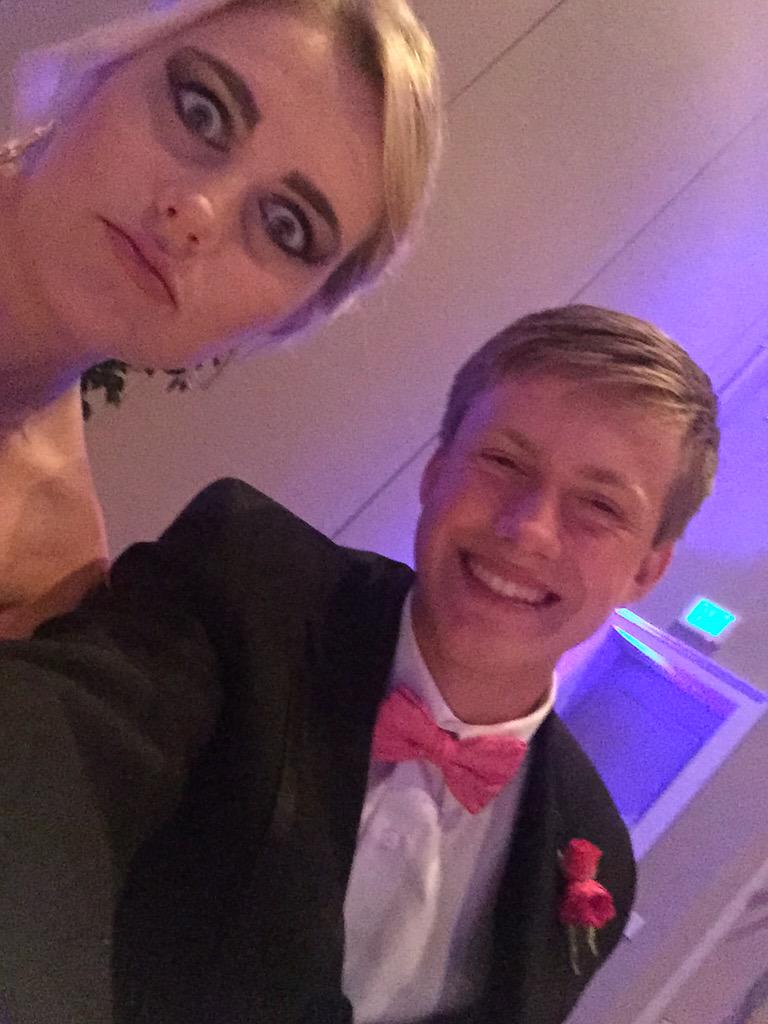 ChristenCoconut's tweet photo. Bye to the best tennis partner/prom date 😓🎾👑 http://t.co/5dMyvgf1O8