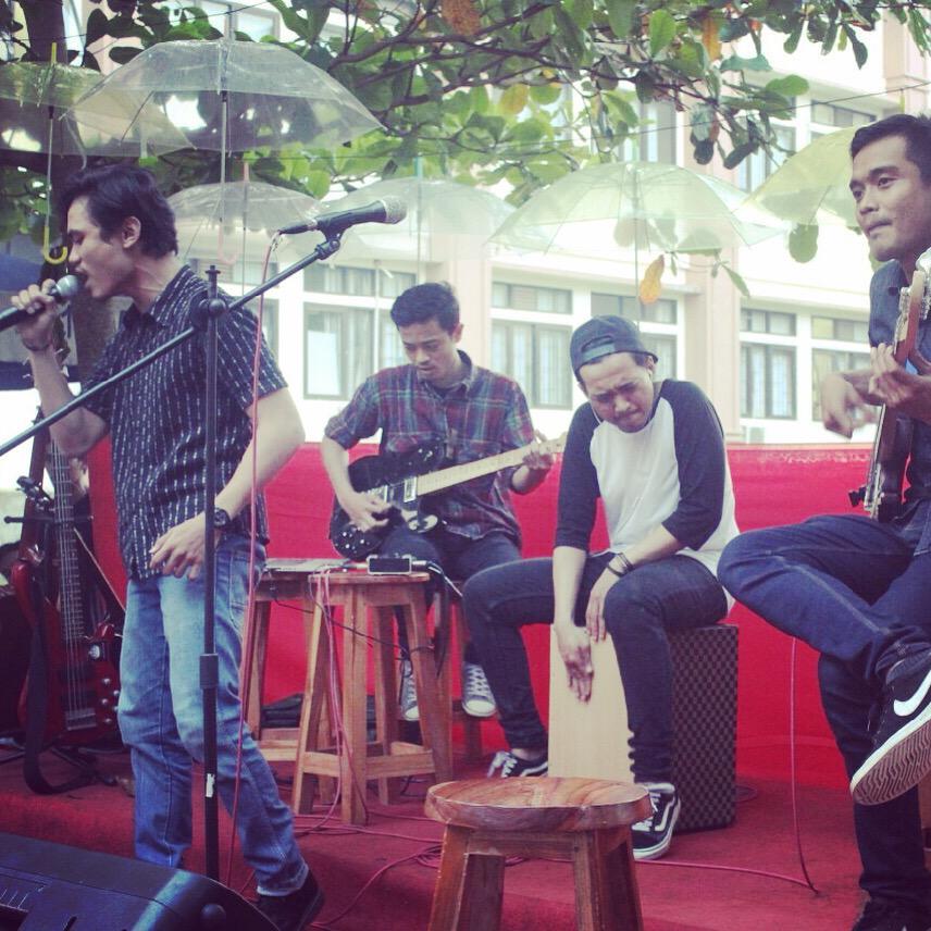 DE LANGUAGE OFFICIAL tweet media