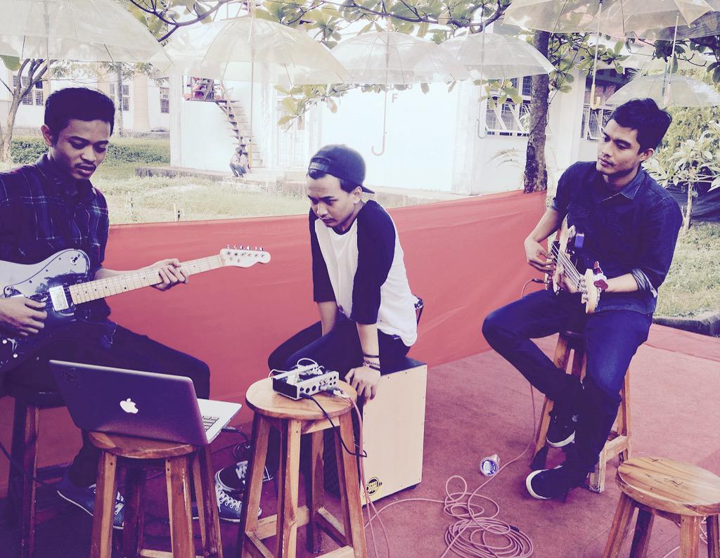 perform at uin samata #1dekadearchitecturUin #art #delanguage