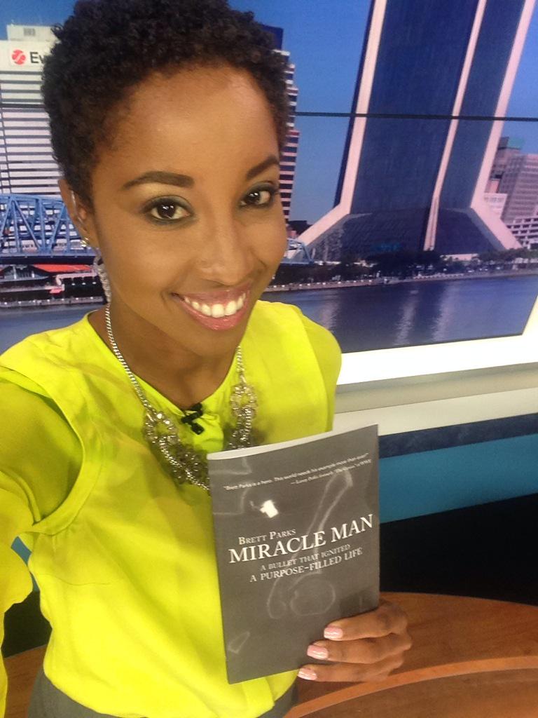 itskumasi's tweet image. Me and @Skrapthoughts @wjxt4! His new book will inspire you! Got my signed copy get yours Sat @ 1pm @BNBuzz San Jose!