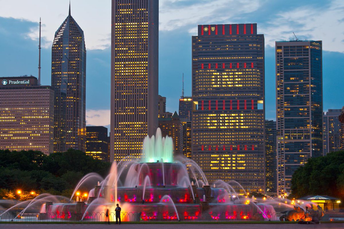 NHLBlackhawks's tweet photo. And the award for best city ever goes to... http://t.co/1lXLxHmMqk