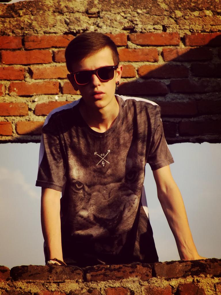 SariTavsann's tweet photo. Herkesin bi baby face olduğu zaman vardırr shsjjd http://t.co/ErOqpU1Y5N