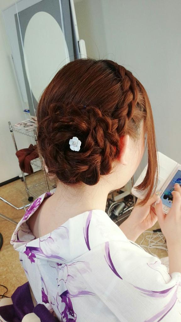 モリモリ 広島 美容師 広島美容院 おっきなお花 ヘアアレンジ 宇品花火大会 成人式 などイベント時は早めのご予約お願いしまぁす 盛り髪 ナチュラル系までお任せください フォロー リツイートお願いしまぁす Http T Co O0ee5scqym