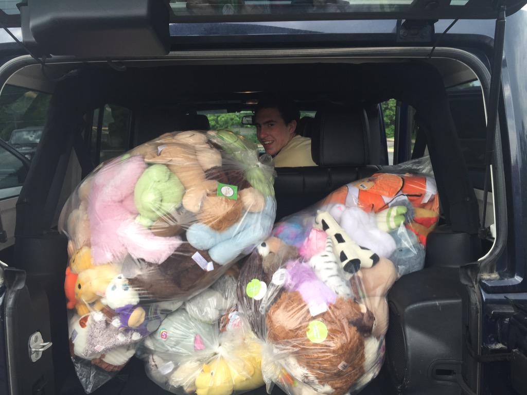 DCDS Men's and Women's lacrosse teams donating 100 stuffed animals for 100 years to Children's DMC!! @DCDSLacrosse