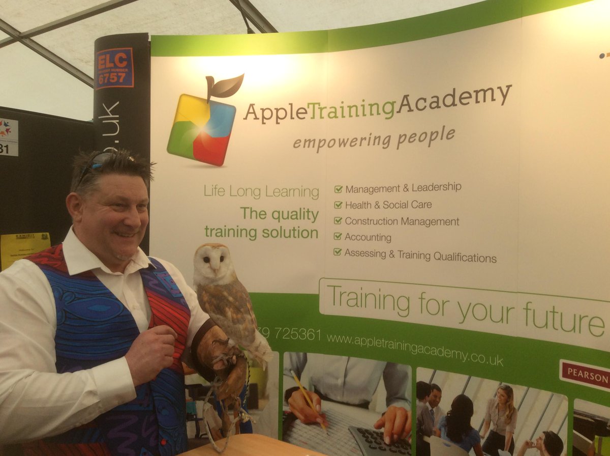 JulesAppleTrng's tweet photo. Had a hoot of a time @harlowbusexpo on 10th June 2015! http://t.co/jAGGmygn5O
