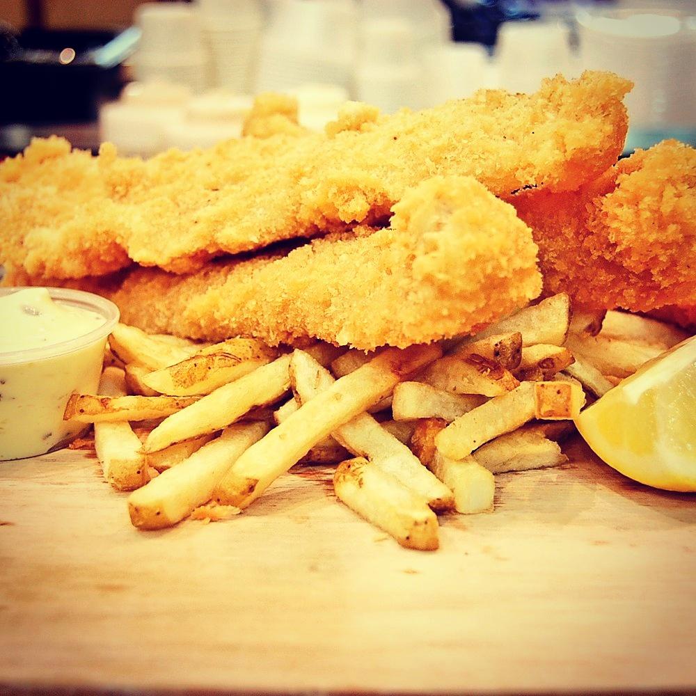 crispycodnv's tweet image. HAPPY Wednesday....2pc Cod &amp;amp; Chips 8.95 #crispycod #capilanomall #ilovefish #capuniversity #northvancouver