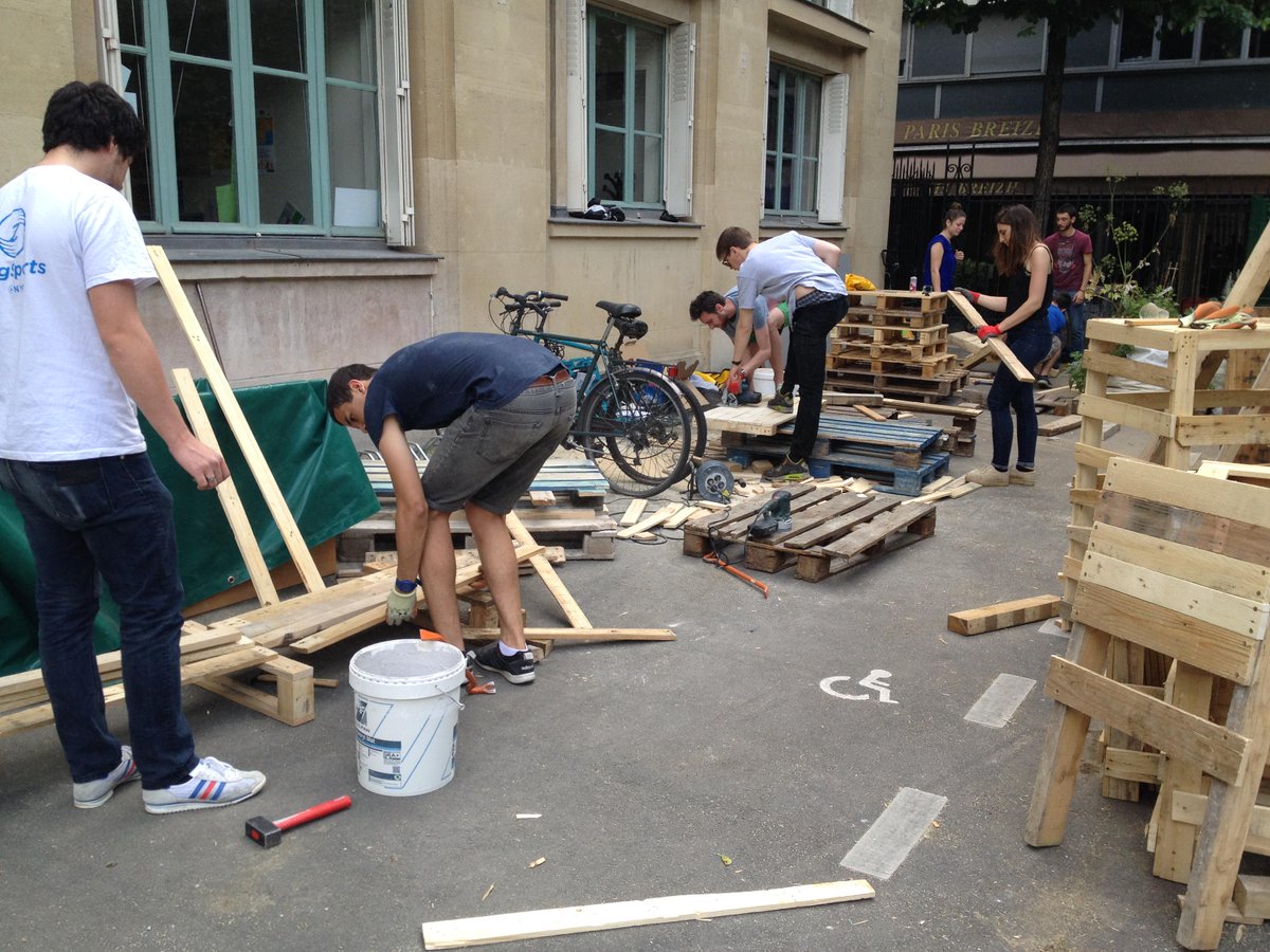 LaDouzette's tweet photo. #Douzette #workinprogress #teambricolage http://t.co/wldh8KmxZO
