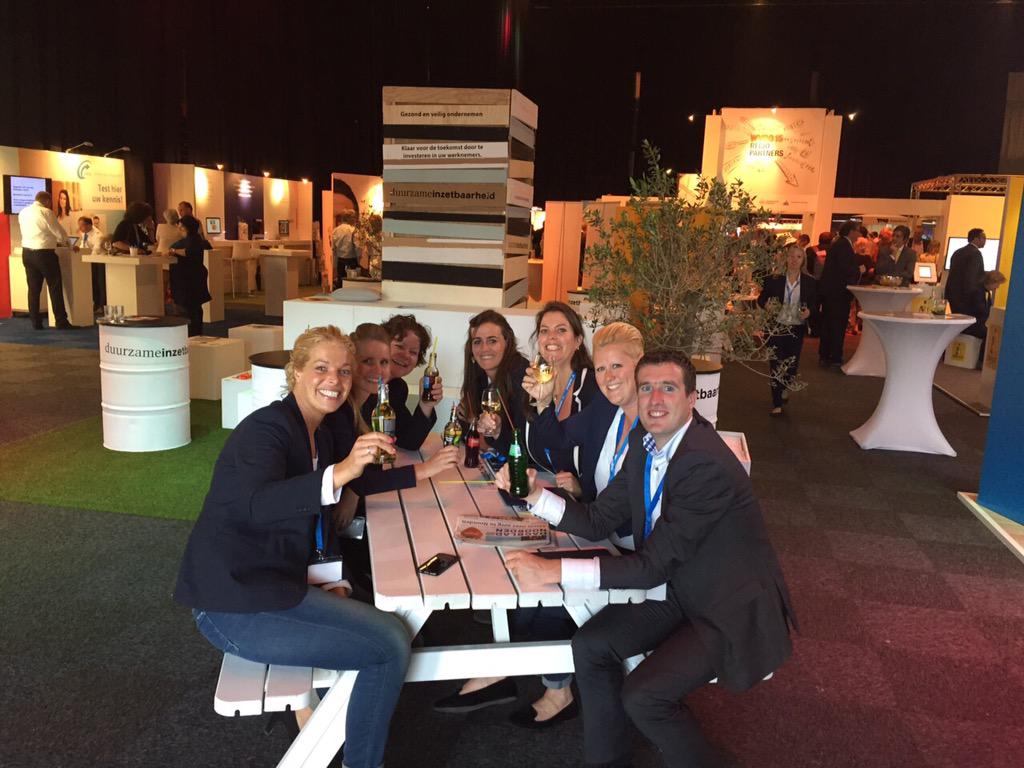 maritdekker's tweet photo. Proost op een geslaagde beurs! Trots op  mijn collega's, bijzondere gesprekken en super resultaten #wvdo15 #Randstad http://t.co/v0sQ74RdJ4