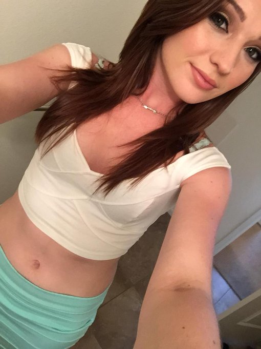 Watch Emma Ryder's leaked NSFW photo on TwXstars