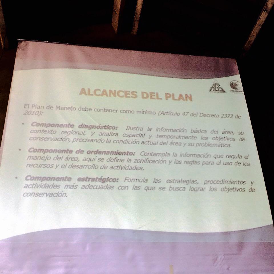 comunicarlos111's tweet photo. Sesiona Consejo de @CORPOBOYACA con comunidad en Otanche, plan manejo Parque Natural Regional Serrania Quinchas http://t.co/PazJzesEHT