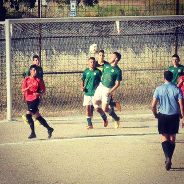 davidmiron10's tweet photo. Ningún jugador es tan bueno como todos juntos. #CPBROCENSE 💪👌⚽ @CP_Brocense http://t.co/03SVIJ1A6A