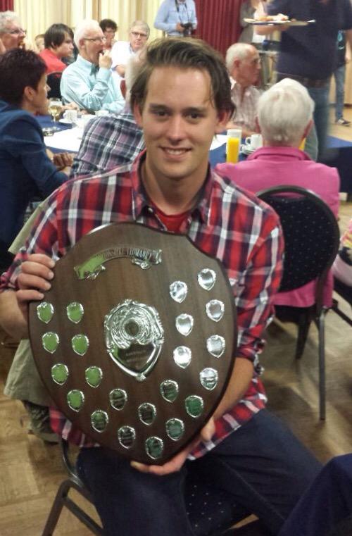 Tim van der Heijden benoemd tot "Vrijwilliger van het Jaar" voor zijn inzet bij diverse organisaties voor de jeugd.