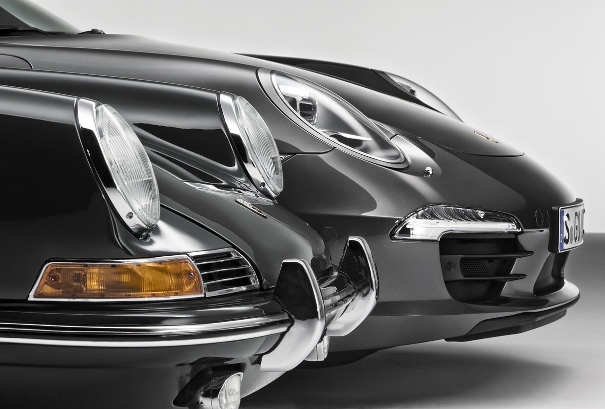 autopressmexico's tweet photo. #MiércolesDePasadoYPresente #Porsche 911. Sin duda, el auto más emblemático de toda la marca alemana. http://t.co/q5Do4p8J5O