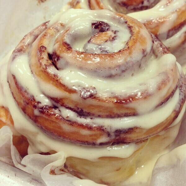 ItsFoodPics's tweet photo. Cinnamon Rolls 😍👅🍴 http://t.co/jex2SaDTW7