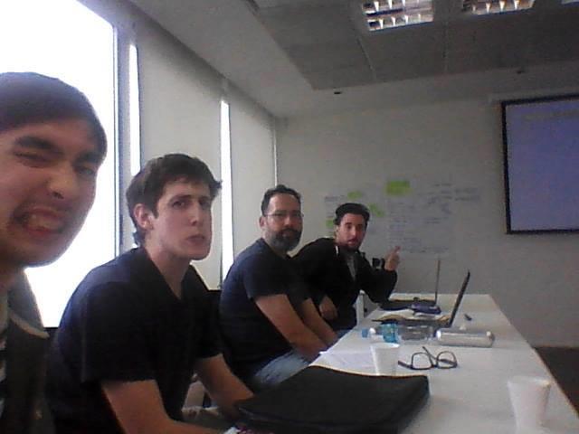 Escuelita's tweet photo. 3º día de nuestros alumnos @dani3lblanco @huertas_rh Gregorio Dunogent y Teppei Missue en #FlyGarage de @tweetscastro http://t.co/aIsvBN1kBb