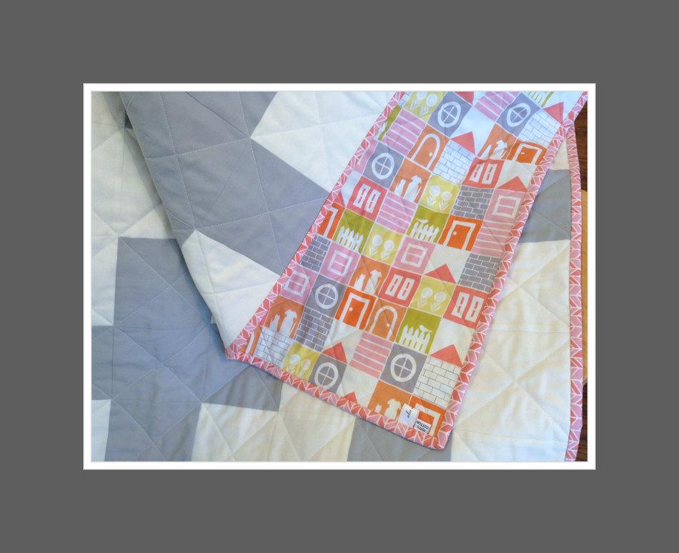 Alex_And_Ria_'s tweet image. Modern Baby Quilt Gray White Plus Sign Crib Quilt in Grey White P… etsy.me/1Kqo3fN #Etsy #GeometricPlayMat