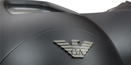 WebMotors's tweet photo. Vespa lança edição especial com assinatura Emporio Armani! Saca só o estilo: http://t.co/dyNTdIM0fE http://t.co/xyEARaOuMz