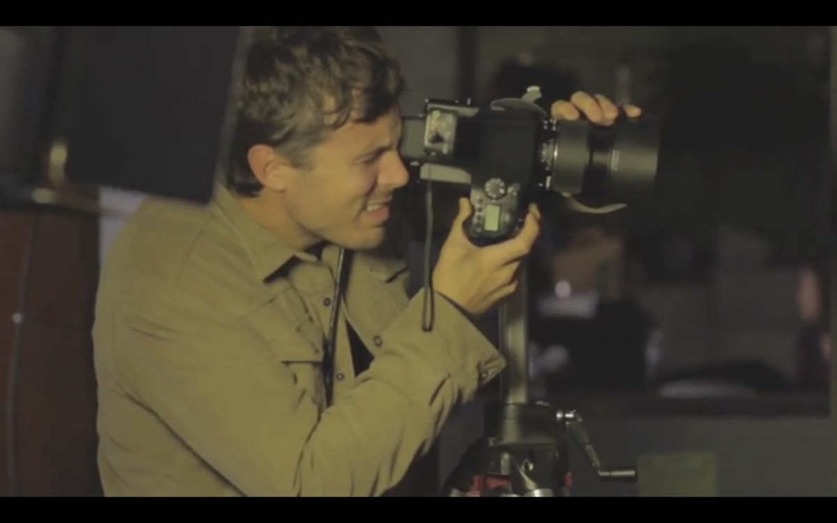 FacesDoc's tweet image. @FacesDoc co-creator &amp;amp; photographer #CaseyAffleck working his magic.  Check out our sizzle! kickstarter.com/projects/faces…