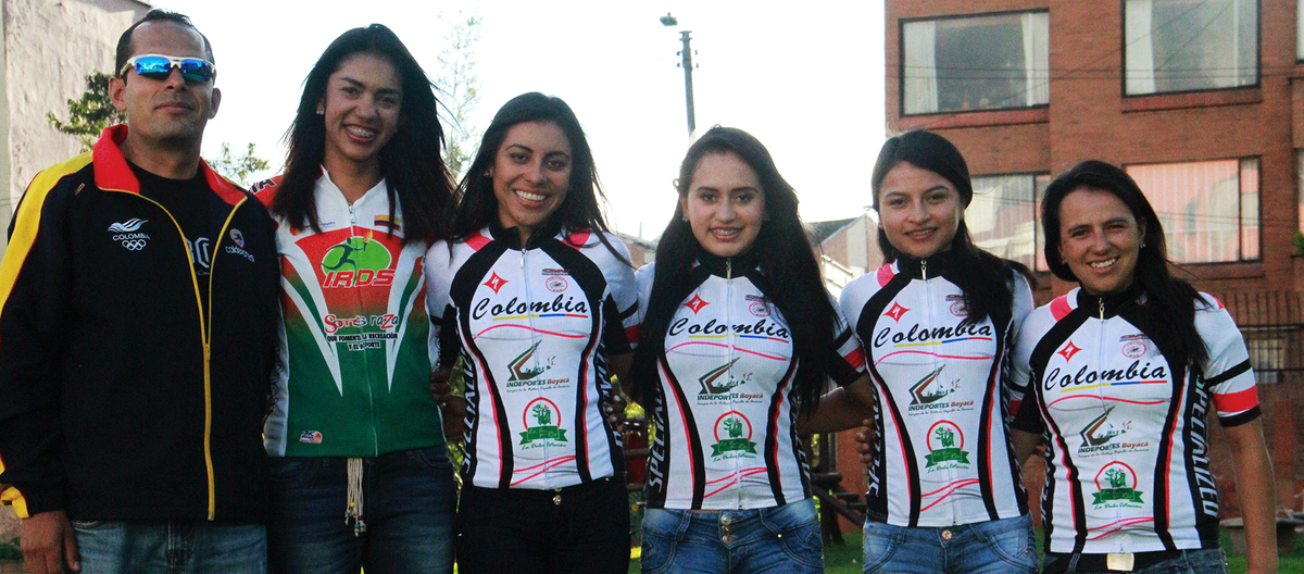 fedeciclismocol's tweet photo. Ciclistas colombianas competirán en Costa Rica y Estados Unidos #OrgulloColombiano http://t.co/vqNAaeeAGk http://t.co/HlSRoVg9m7