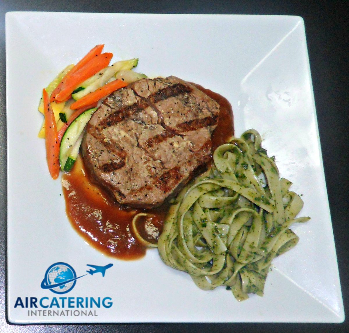 AirCateringIntl's tweet photo. Happy Wednesday!
#LunchTime #HealthyLiving #DeliciousAndNutritious http://t.co/oxgkmcxMbh