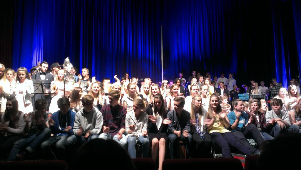 brghld's tweet photo. Odda ungdomsskole gjorde det igjen! #oddaskolen http://t.co/LKXYzqwByS