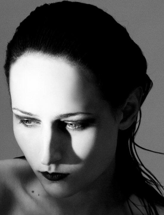    Happy birthday Leelee Sobieski! ¡Feliz cumpleaños ! 