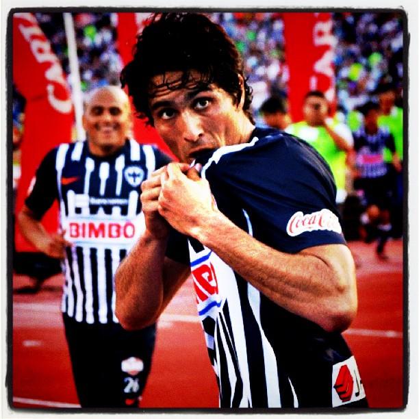 La banda esta de fiesta, bienvenido a casa compare <a href="/DeNigris9/">Aldo De Nigris</a>